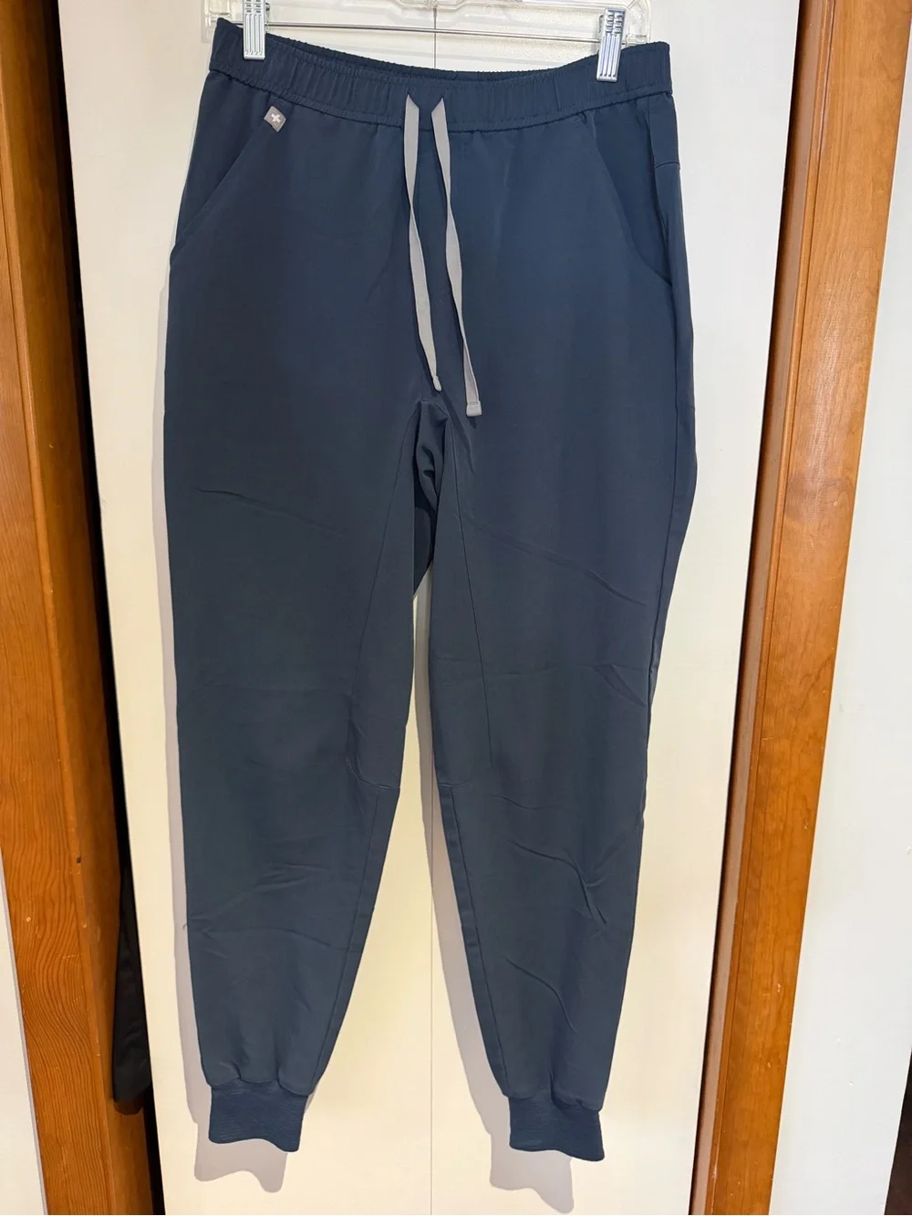 FIGS Tansen Jogger Scrub Pants Dark Harbor Blue - Men's Size Small